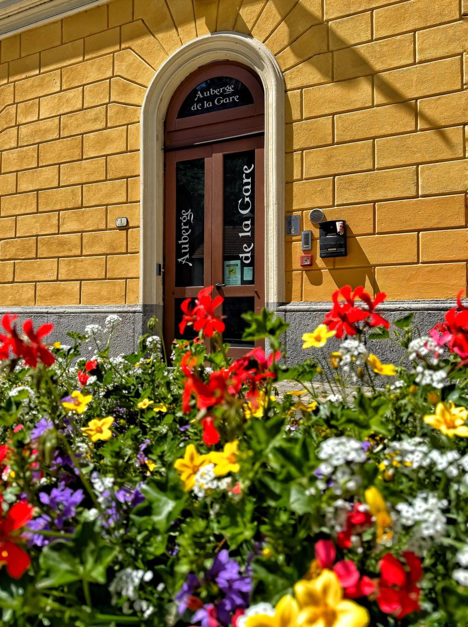 Auberge De La Gare - Dortoir & Ostello Hone Dış mekan fotoğraf