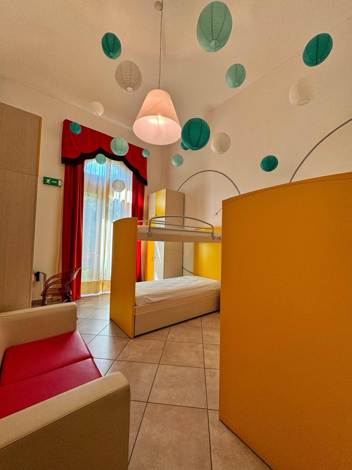 Auberge De La Gare - Dortoir & Ostello Hone Dış mekan fotoğraf